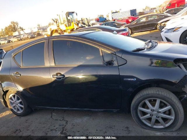 JTDKDTB34H1592126 Toyota Prius C One