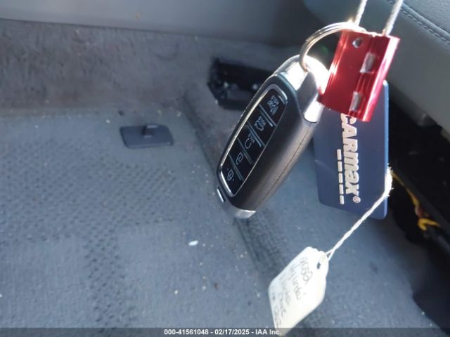 5NPLN4AGXNH081262 Hyundai ELANTRA SEL