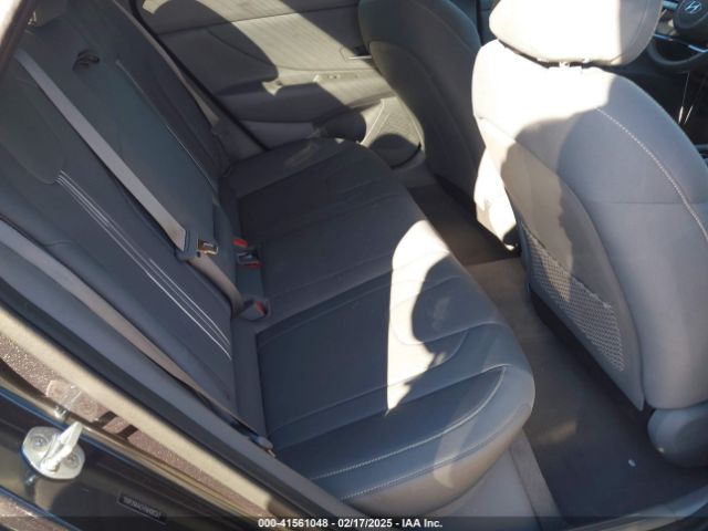 5NPLN4AGXNH081262 Hyundai ELANTRA SEL