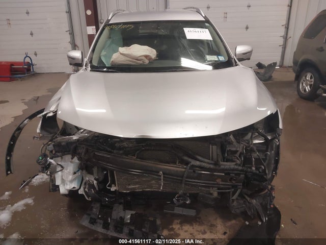 JN8AT2MV4HW010718 Nissan ROGUE SV
