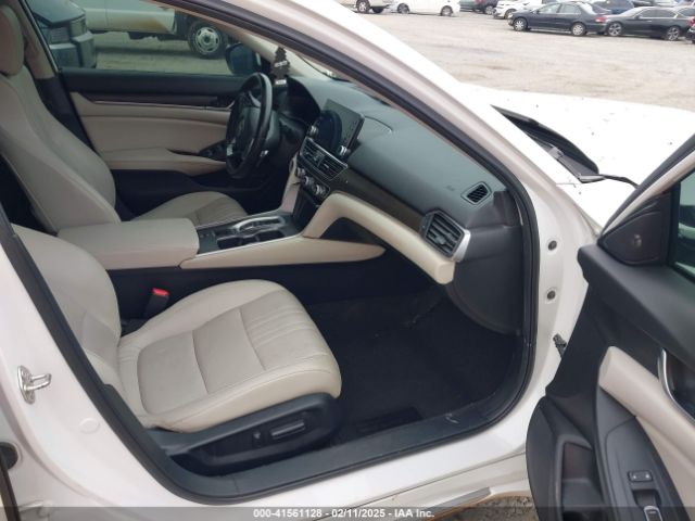 1HGCV2F95JA027434 Honda Accord Touring 2.0t
