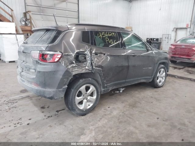 3C4NJDBBXKT665843 Jeep Compass Latitude 4x4