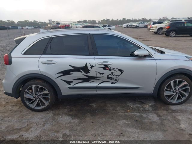 KNDCE3LC9H5038363 KIA Niro Touring