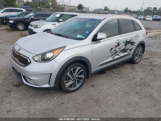 KNDCE3LC9H5038363 KIA Niro Touring