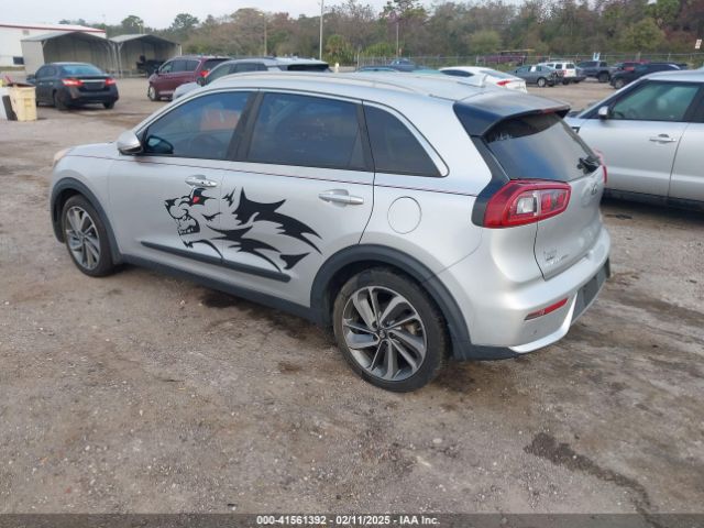 KNDCE3LC9H5038363 KIA Niro Touring