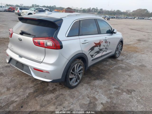 KNDCE3LC9H5038363 KIA Niro Touring