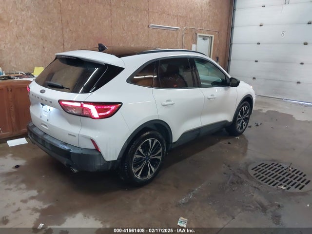 1FMCU9G60NUB68474 Ford ESCAPE SE