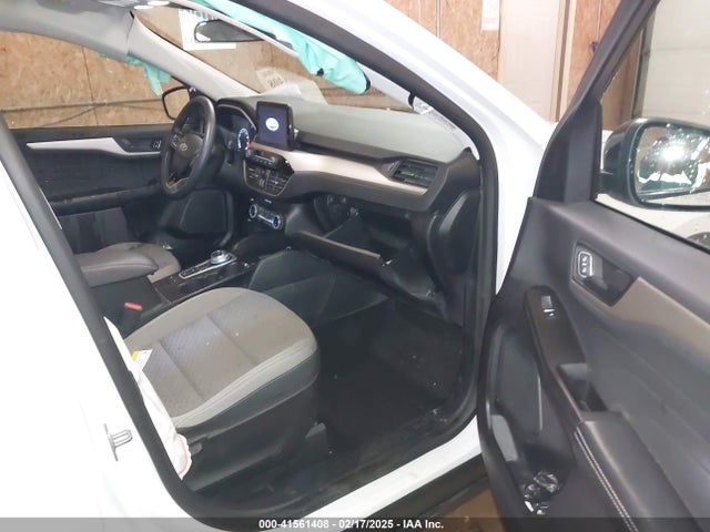 1FMCU9G60NUB68474 Ford ESCAPE SE