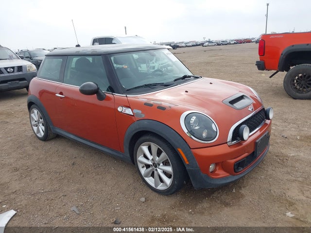 2011 MINI COOPER S WMWSV3C52BTY14927 Photo 0