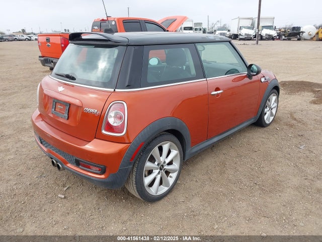 2011 MINI COOPER S WMWSV3C52BTY14927 Photo 3