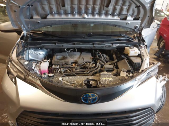 5TDYRKEC6NS126603 Toyota SIENNA XLE