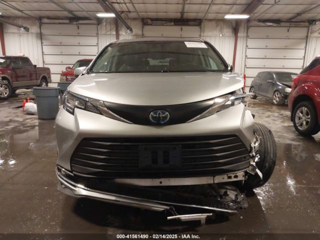 5TDYRKEC6NS126603 Toyota SIENNA XLE