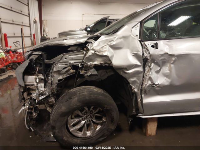 5TDYRKEC6NS126603 Toyota SIENNA XLE