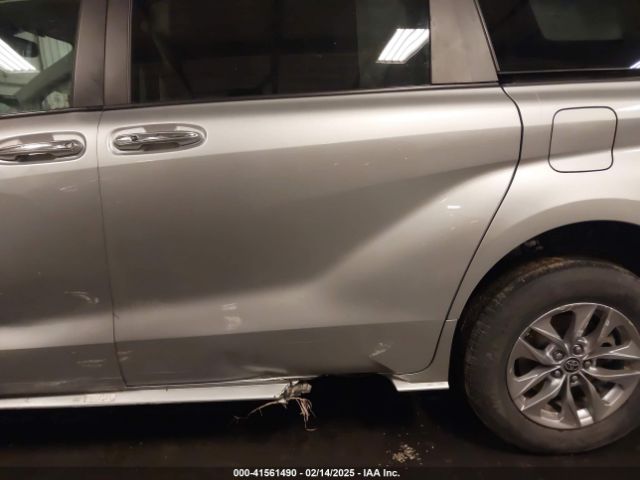 5TDYRKEC6NS126603 Toyota SIENNA XLE