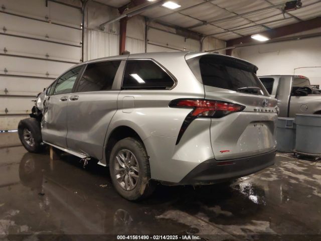 5TDYRKEC6NS126603 Toyota SIENNA XLE