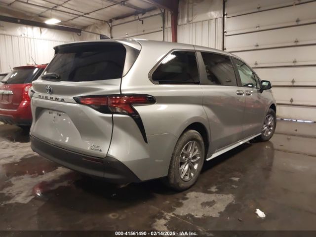 5TDYRKEC6NS126603 Toyota SIENNA XLE