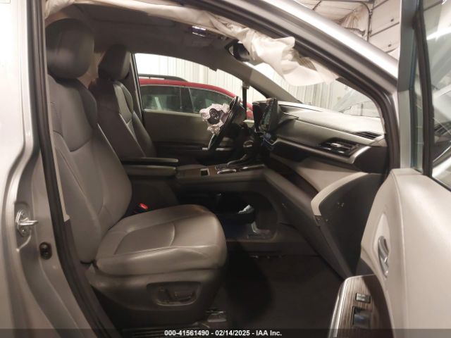 5TDYRKEC6NS126603 Toyota SIENNA XLE