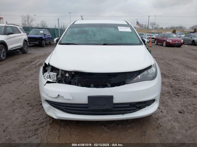 2C4RC1DG4HR723458 Chrysler Pacifica Touring
