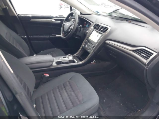3FA6P0H7XJR135257 Ford FUSION SE