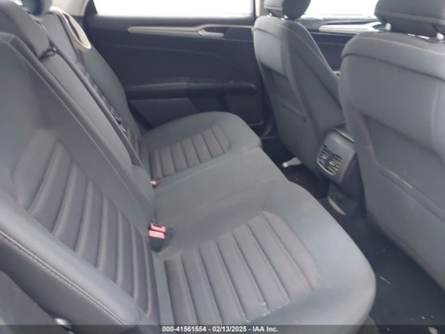 3FA6P0H7XJR135257 Ford FUSION SE