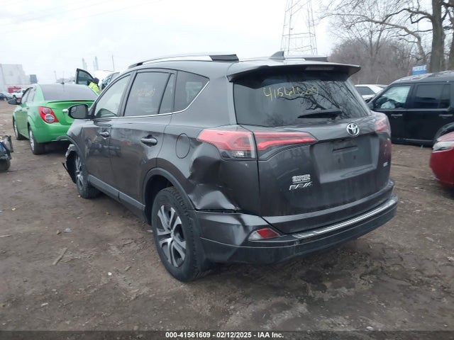 JTMZFREV5JJ172521 Toyota RAV4 LE