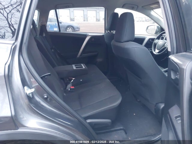 JTMZFREV5JJ172521 Toyota RAV4 LE