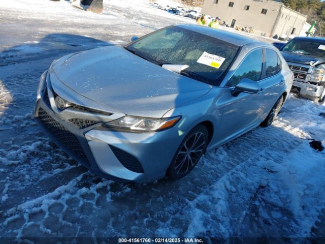 2018 TOYOTA CAMRY 4T1B11HK0JU125782 Photo 1