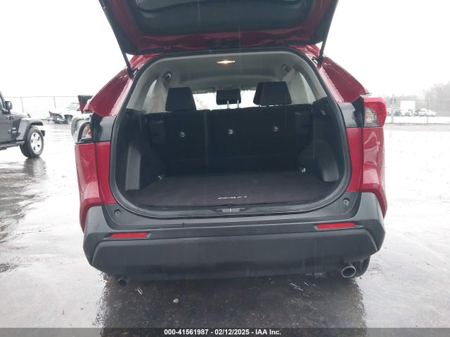 Toyota RAV4 LE 2019 JTMH1RFV4KJ008350 Image 17