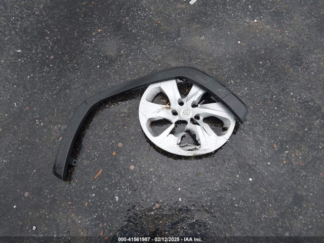 Toyota RAV4 LE 2019 JTMH1RFV4KJ008350 Image 12