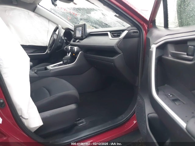 Toyota RAV4 LE 2019 JTMH1RFV4KJ008350 Image 5