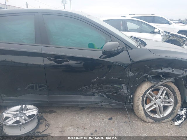 KM8K22AB0NU841116 Hyundai Kona Se