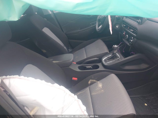 KM8K22AB0NU841116 Hyundai Kona Se