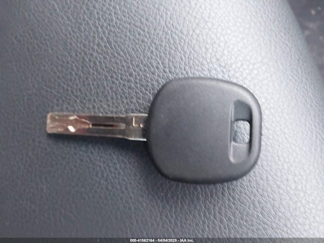4T1G11AK8NU660011 Toyota CAMRY SE