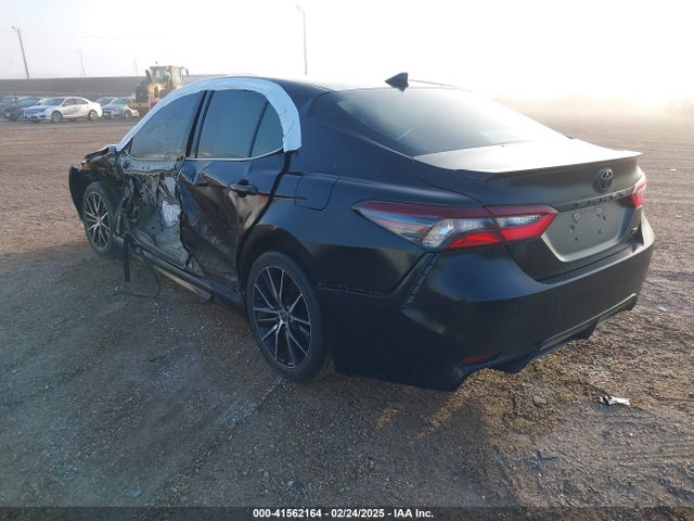 4T1G11AK8NU660011 Toyota CAMRY SE