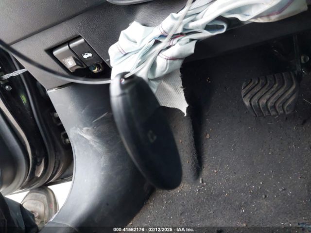 3N1CN8DV8ML904032 Nissan Versa
