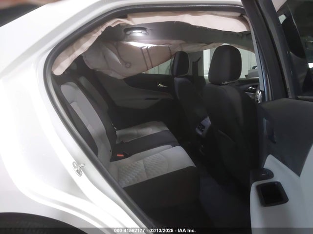 2GNAXREV0J6263677 Chevrolet EQUINOX LS