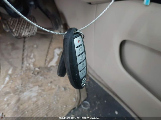 5N1AR2MN5FC688642 Nissan Pathfinder Sl