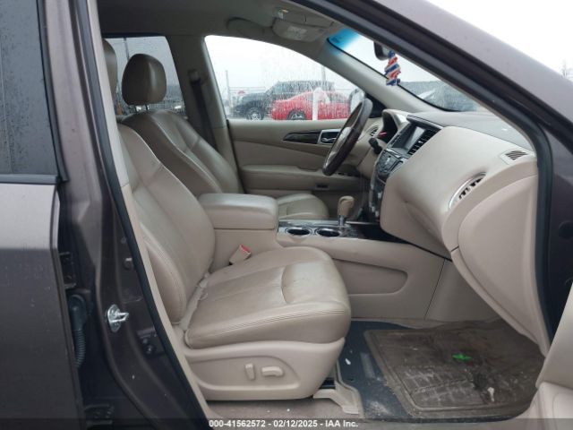 5N1AR2MN5FC688642 Nissan Pathfinder Sl