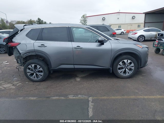 JN8AT3BA8MW025576 Nissan Rogue Sv Fwd