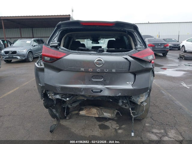 JN8AT3BA8MW025576 Nissan Rogue Sv Fwd