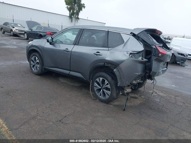 JN8AT3BA8MW025576 Nissan Rogue Sv Fwd