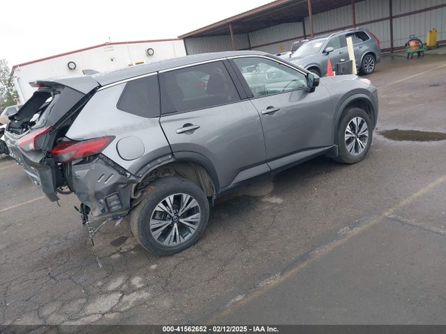 JN8AT3BA8MW025576 Nissan Rogue Sv Fwd