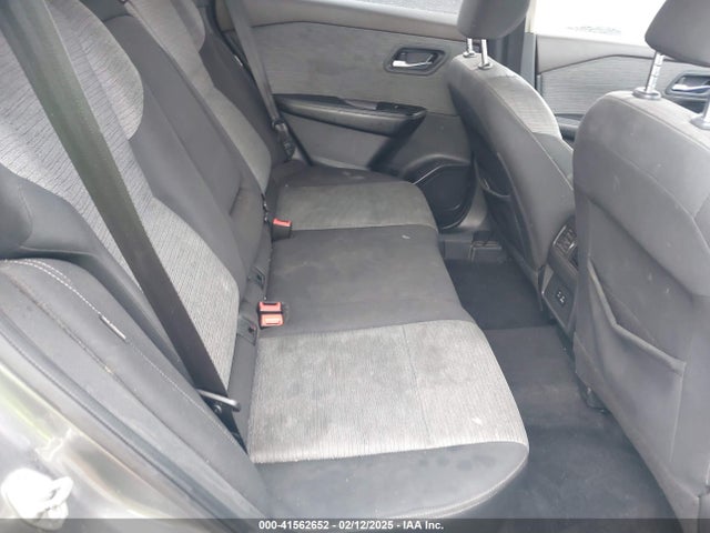 JN8AT3BA8MW025576 Nissan Rogue Sv Fwd