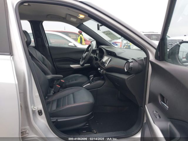 3N1CP5CU0KL568570 Nissan KICKS SR