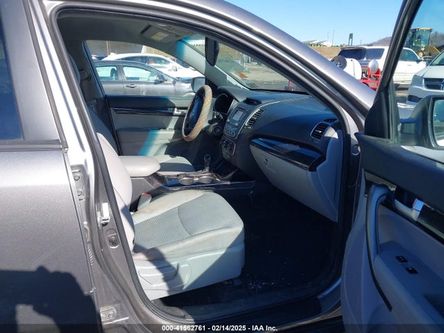 5XYKTCA69EG477824 KIA SORENTO LX