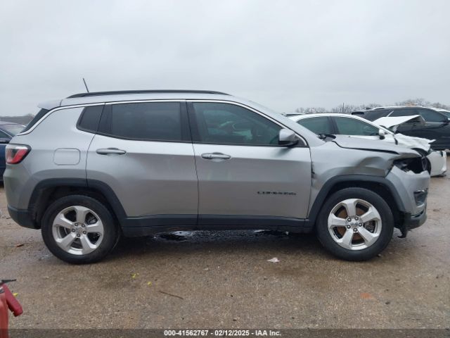 3C4NJCBB7JT226303 Jeep Compass Latitude Fwd