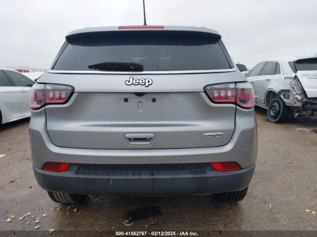 3C4NJCBB7JT226303 Jeep Compass Latitude Fwd