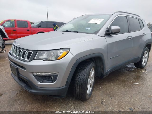 3C4NJCBB7JT226303 Jeep Compass Latitude Fwd