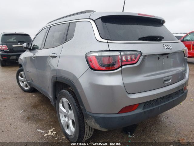 3C4NJCBB7JT226303 Jeep Compass Latitude Fwd