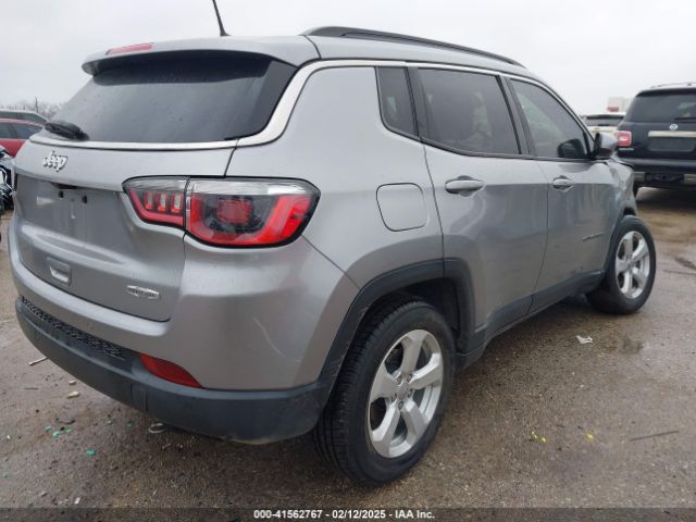 3C4NJCBB7JT226303 Jeep Compass Latitude Fwd